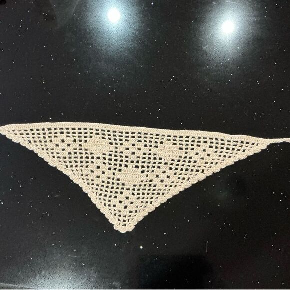 Crochet Beige Bandana - Picture 4 of 7